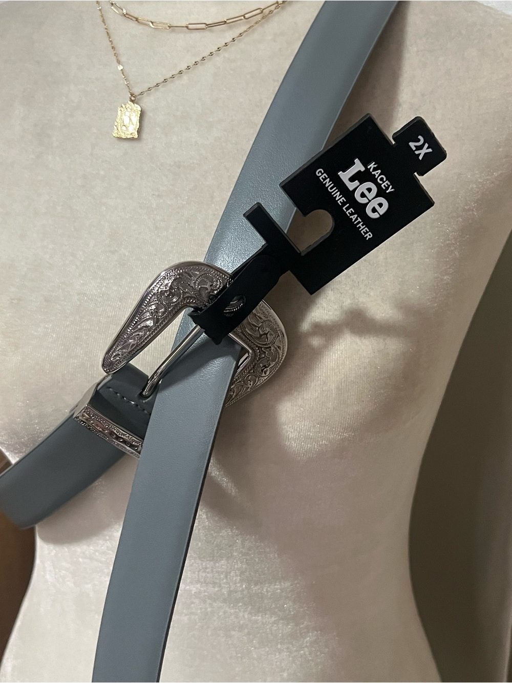 Lee Women's Grey Western-Style Leather Belt with Engraved Silver Buckle